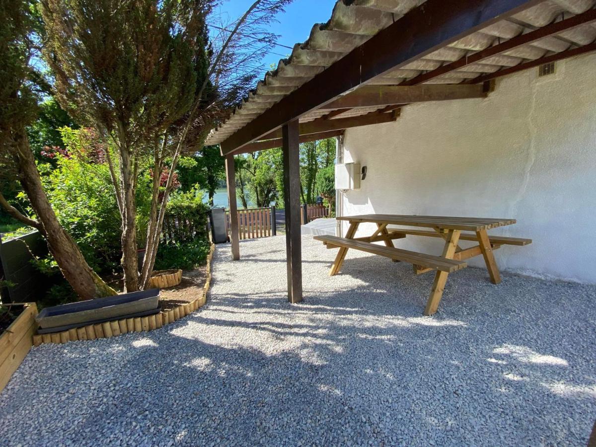 Maison Bord De Lac De Charmes Bannes  Exteriör bild